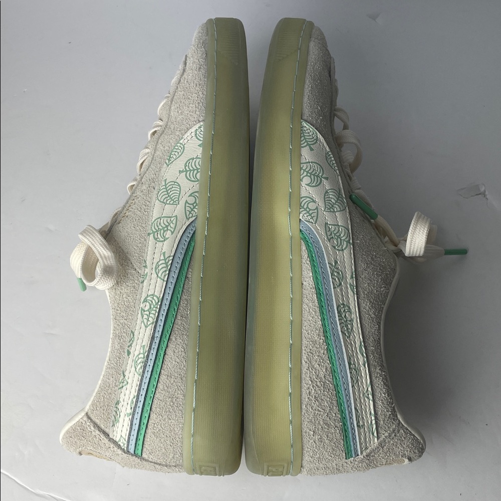 Puma x Animal Crossing Suede Low-Top Sneakers - Picture 7 of 11